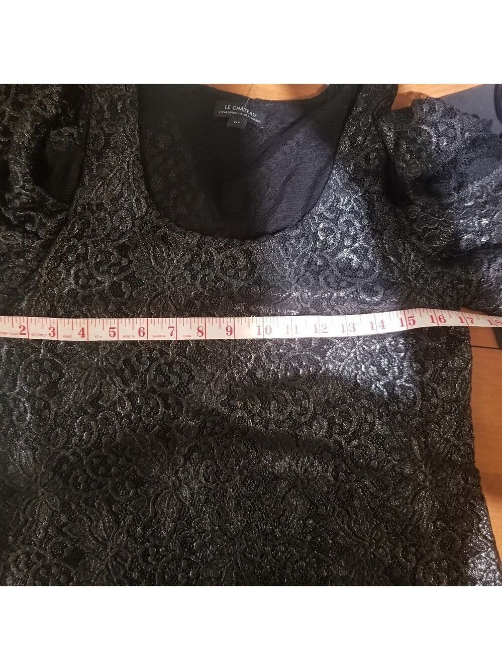 Le Chateau Womens Size Small Black Floral Lace Cold Shoulder Flutter Top NWT - Picture 5 of 12
